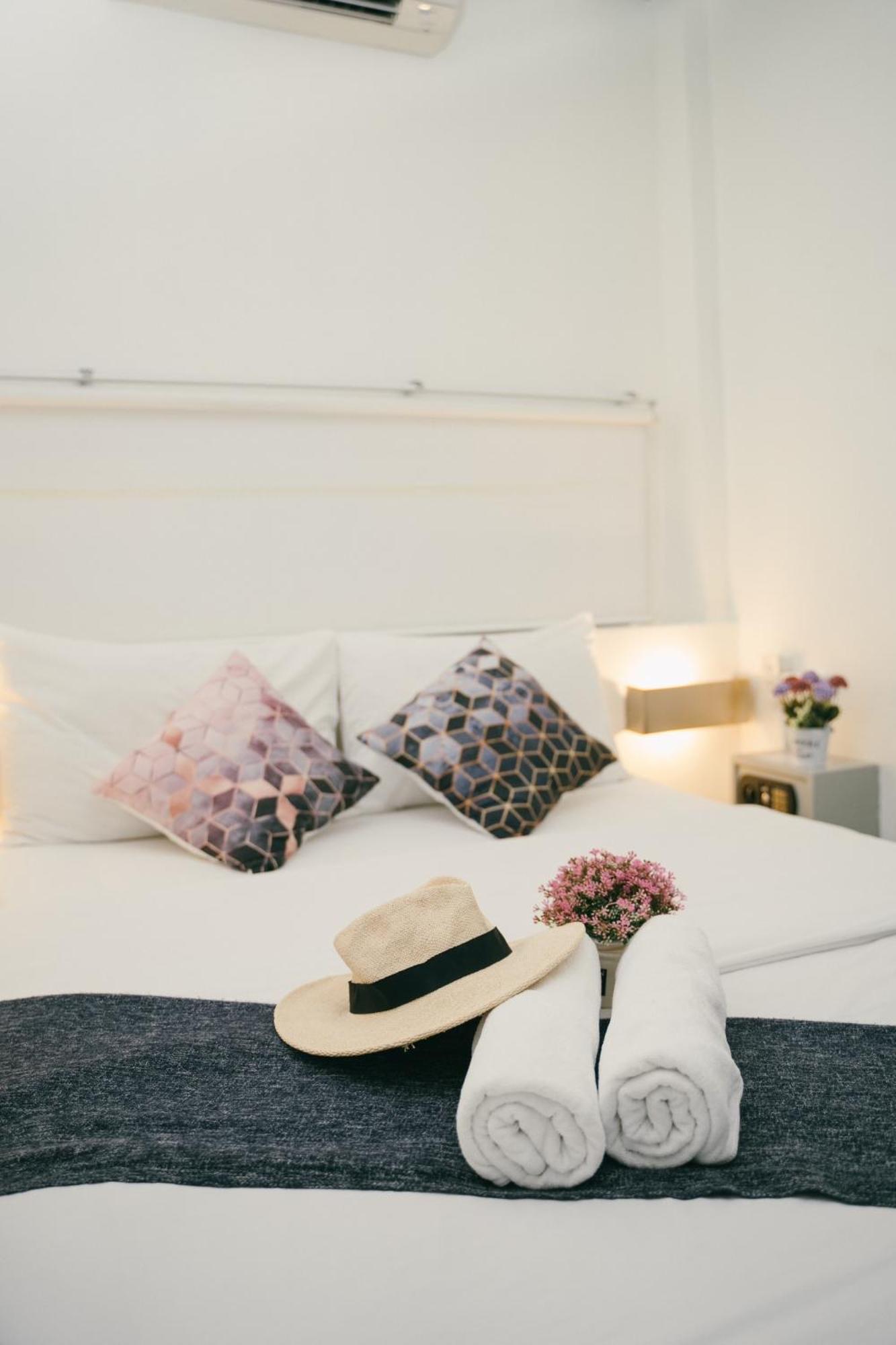 Qilombo Hostel Silom - Hq Bangkok Dış mekan fotoğraf