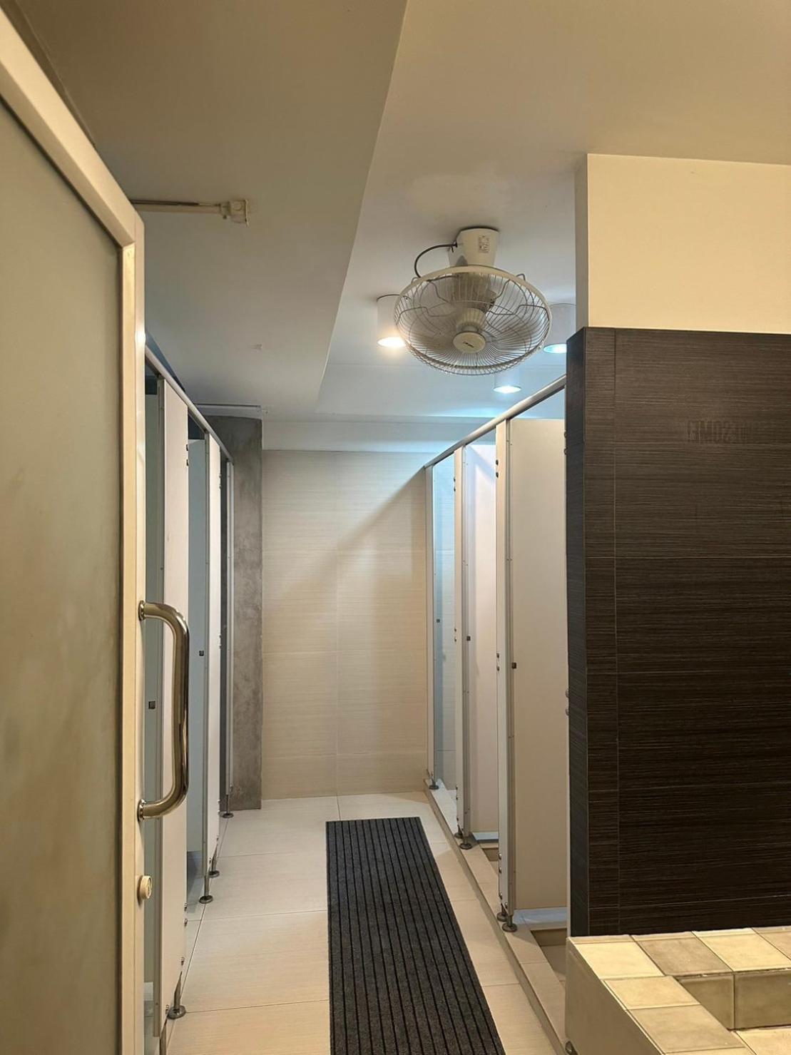 Qilombo Hostel Silom - Hq Bangkok Dış mekan fotoğraf